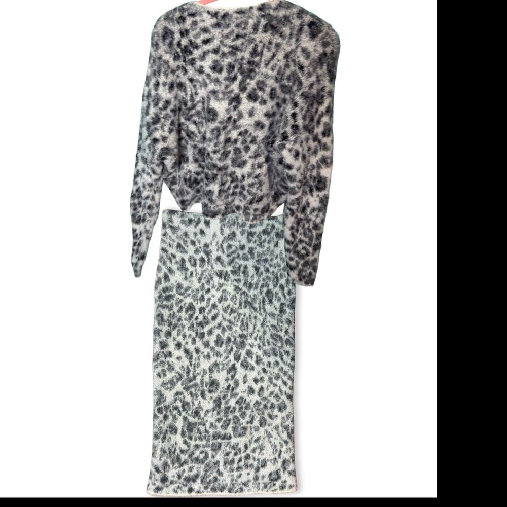 Ann Taylor Fuzzy Snow Leopard Sweater & Skirt Set S/XSP — Cozy 2pc
